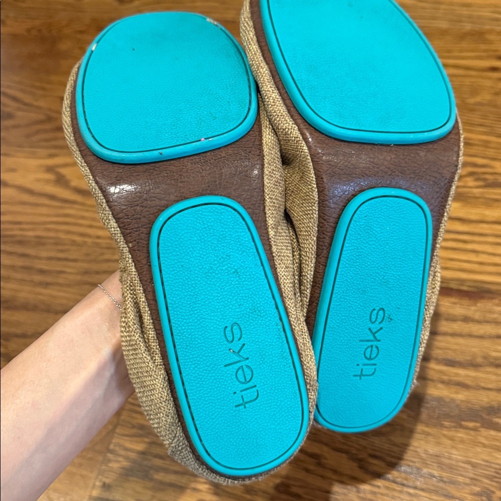 Tieks Burlap Women's Tan Flats - Will be removed 5/8 - Picture 5 of 7